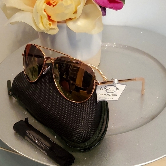 NWT Oscar De La Renta Rose Gold Sunglasses MOD3041  780 main image 13
